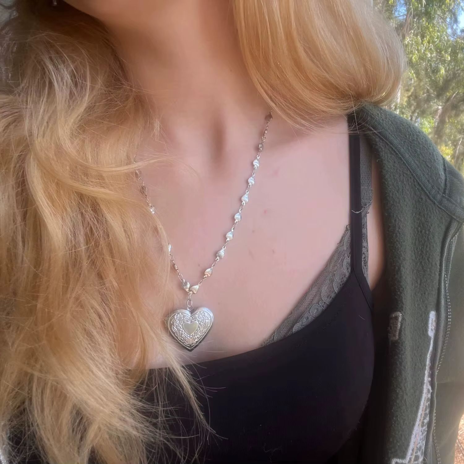 Romantic Heart Locket Pendant  - đánh giá và giá Heart Locket Necklace Photo