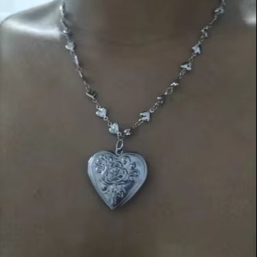 Romantic Heart Locket Pendant  - đánh giá và giá Heart Locket Necklace Photo