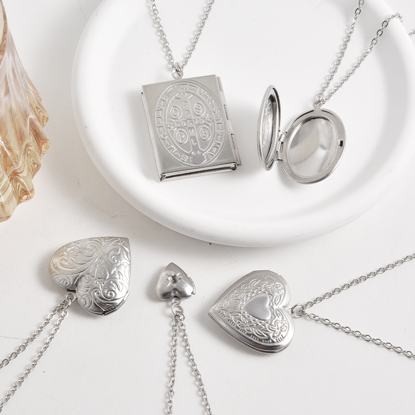 60cm Stainless Steel Carved De - đánh giá và giá Heart Locket Necklace Photo